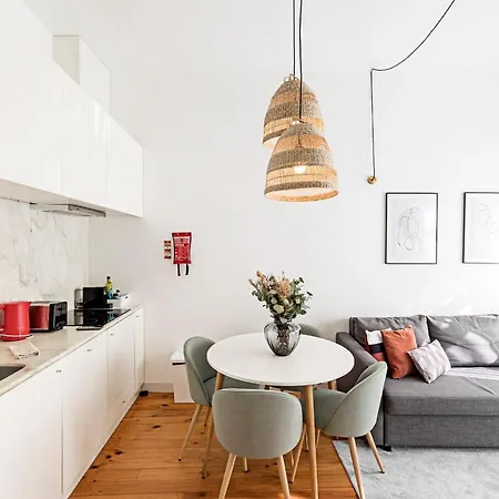 Apartment Lovelystay - Cativo Studio Downtown By Metro Station Porto