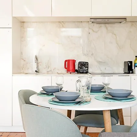 Lovelystay - Cativo Studio Downtown By Metro Station Appartement *